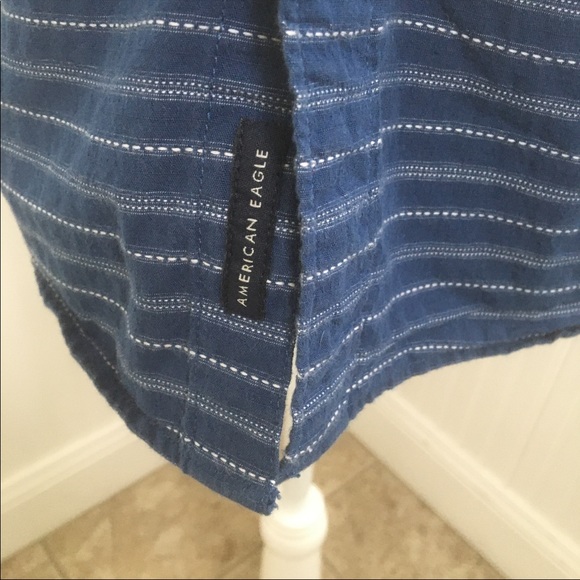 AMERICAN EAGLE NAVY BLUE SHORT SLEEVE BUTTON UP TEE SHIRT / MENS MEDIUM - Picture 3 of 5